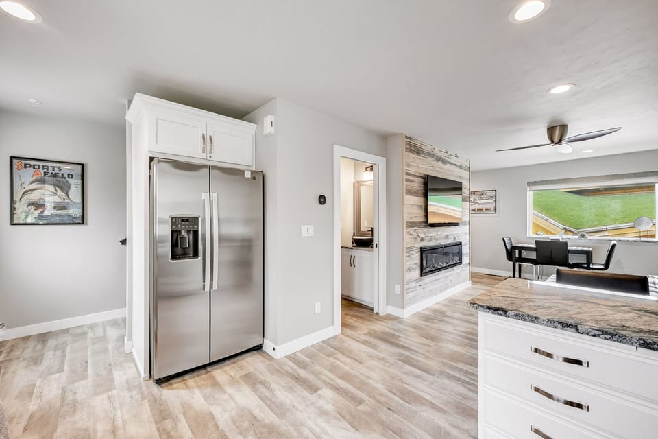 Refrigerator and icemaker
