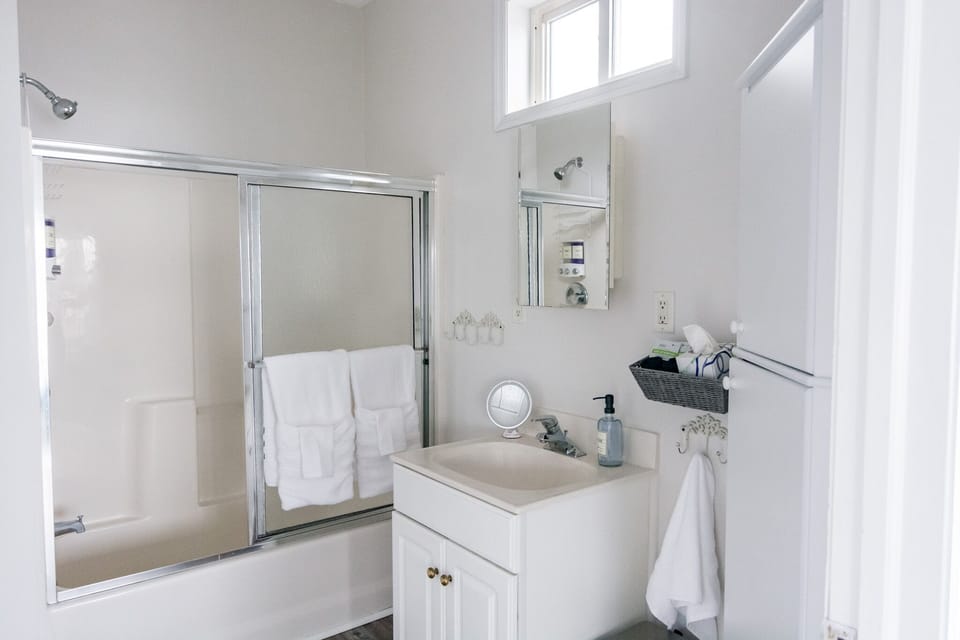 Bathroom #2 includes tub/shower surround