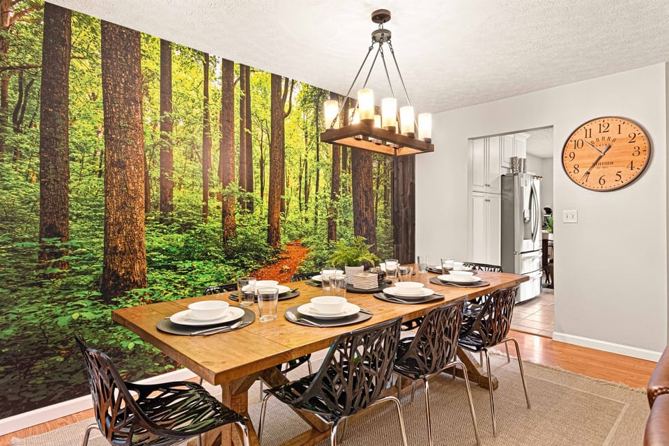 The dining room is a feast for the eyes with a stunning mural of the Shenandoah forest in the background. The perfect backdrop for creating unforgettable memories and experiencing the magic of the Shenandoah Valley and the Massanutten Resort.