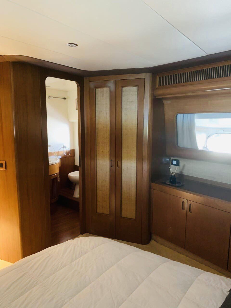 Deluxe Room | Iron/ironing board (on request), WiFi (free)
