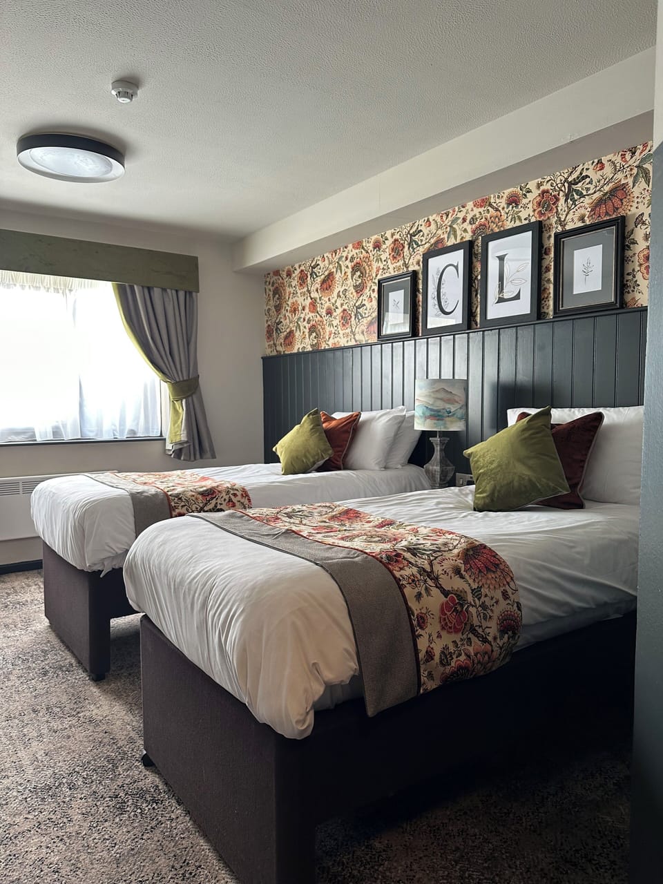 Superior Twin Room | Free WiFi, bed sheets