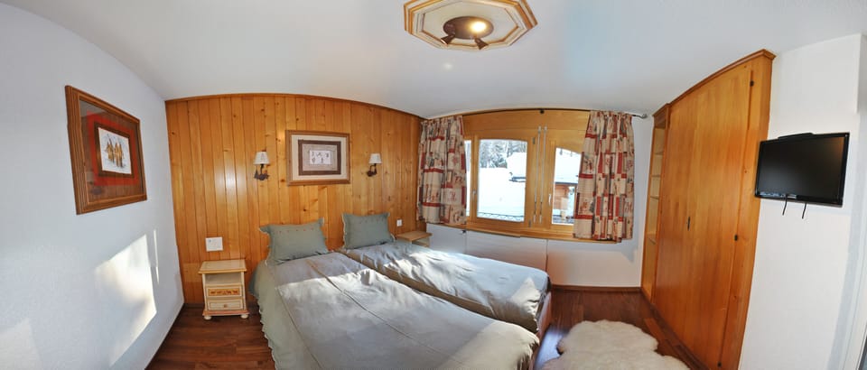 Comfort Double Room | Free WiFi, bed sheets