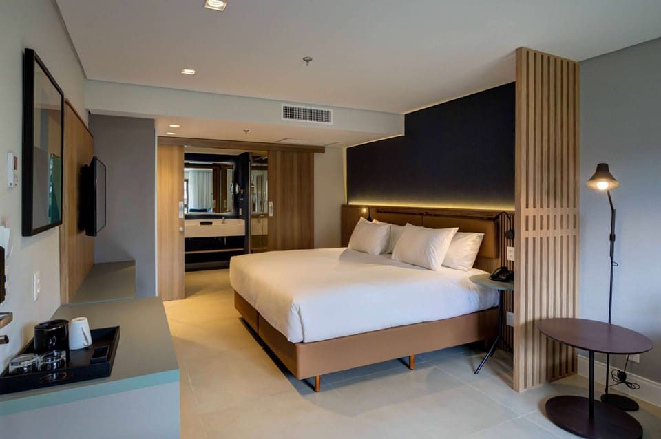 Minibar, individually decorated, free WiFi, bed sheets