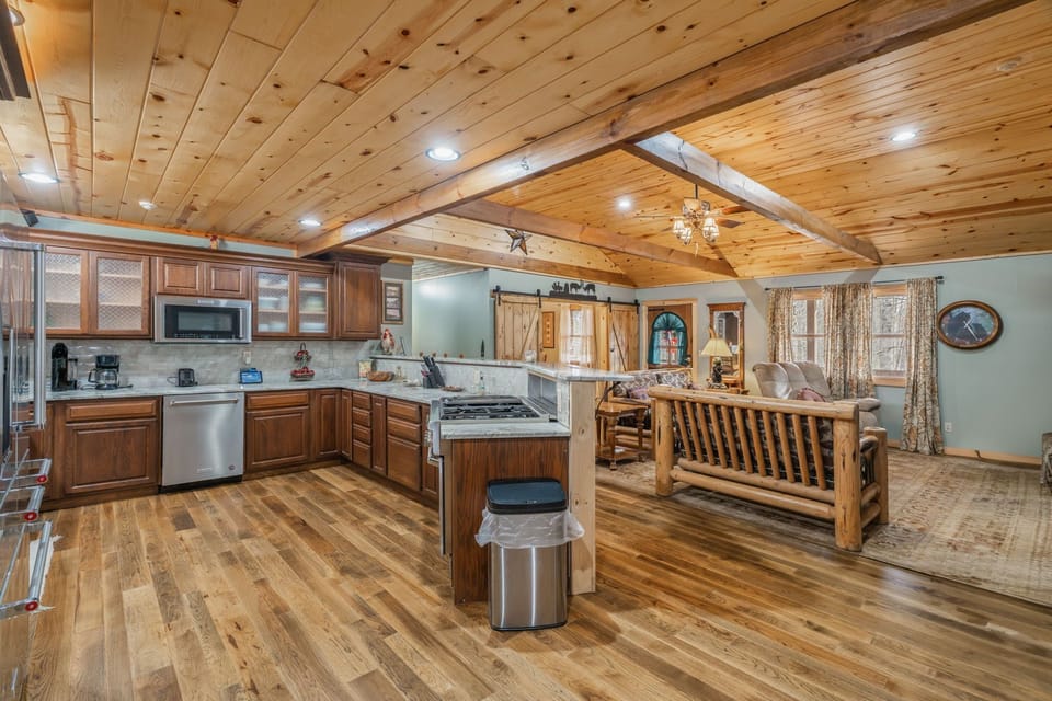 Cabin, Multiple Beds, Hot Tub, Mountain View | Private kitchen | Fridge, oven, stovetop, dishwasher