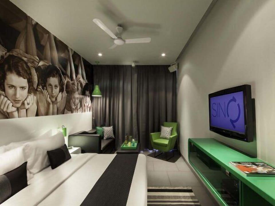 Standard Room | Premium bedding, minibar, in-room safe, free WiFi