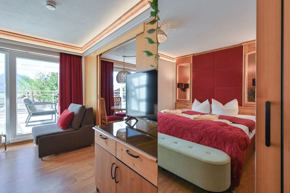 Grand Condo, 1 Queen Bed with Sofa bed (large) | Premium bedding, in-room safe, blackout drapes, free WiFi