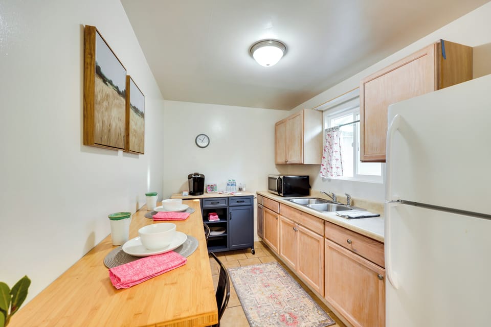 Kitchenette | Cooking Basics Supplied