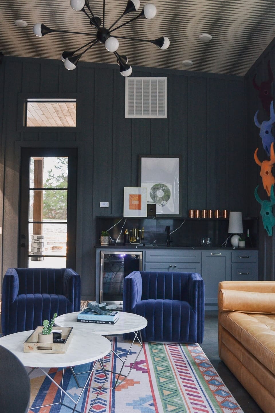 Lounge Bar w/ mini fridge
