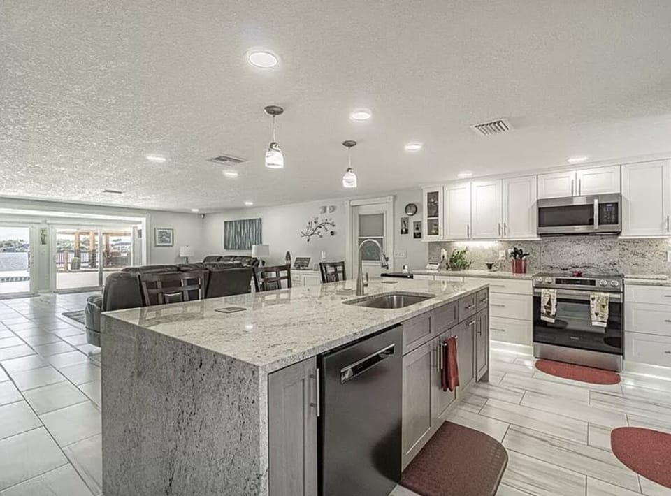 Completely refurbished kitchen and all new appliances