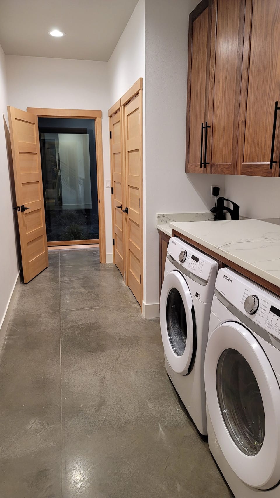 Laundry & Sink