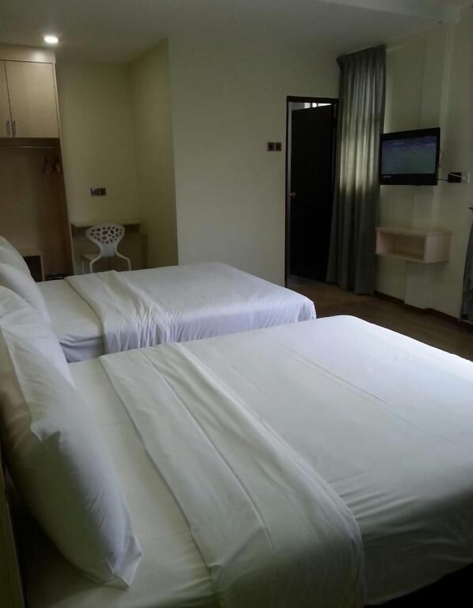 In-room safe, desk, iron/ironing board, free WiFi