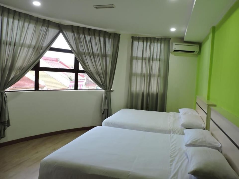 In-room safe, desk, iron/ironing board, free WiFi