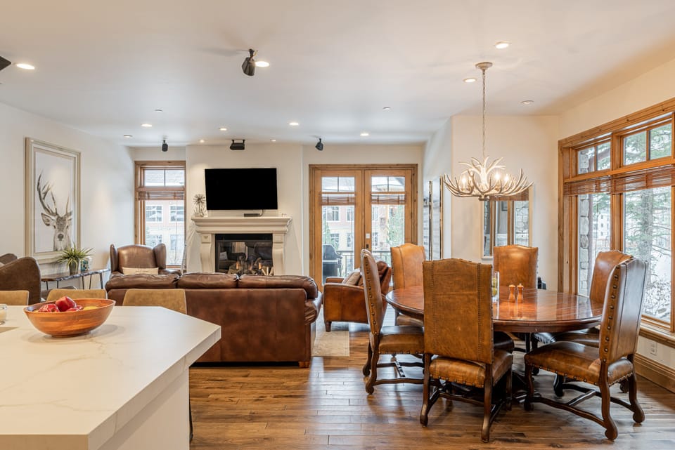 Dining area offers a table with seating for six