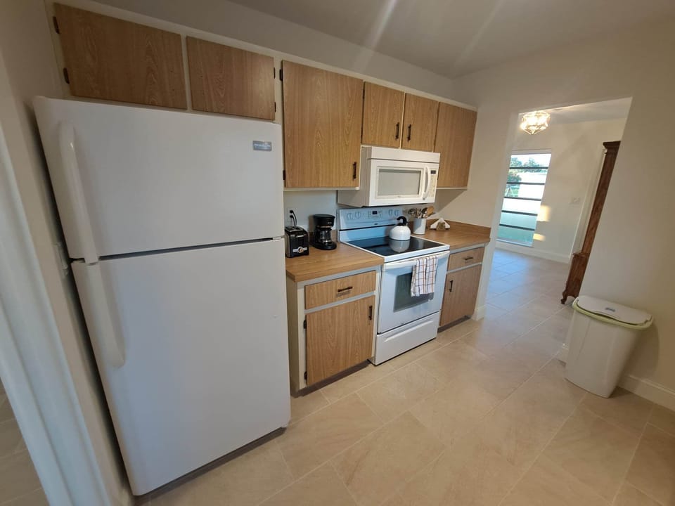 Left side of Kitchen - Full Kitchen/fully stocked.