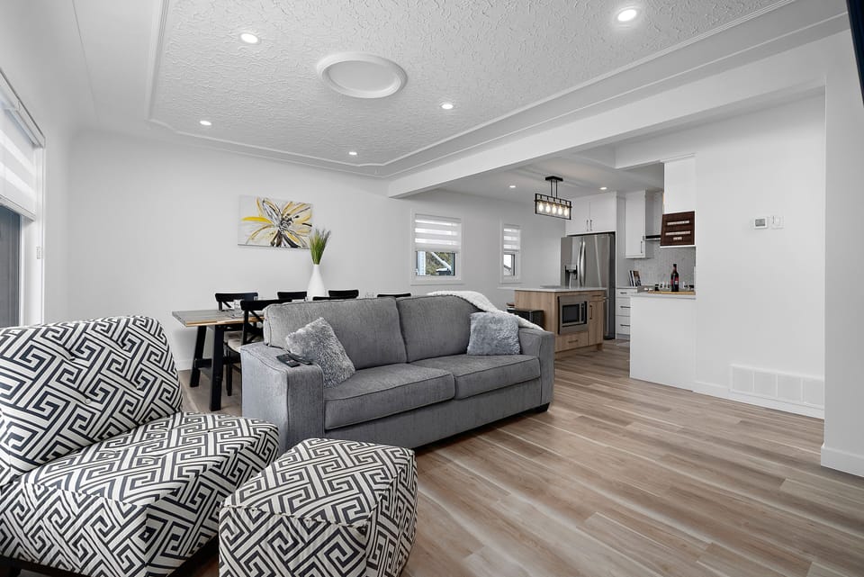 The open concept with the natural light creates a comfortable & cozy atmosphere.