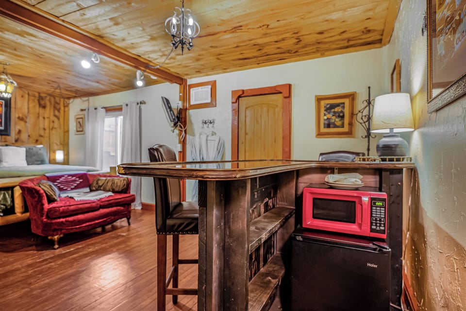 Hogback | Living area | TV, Netflix