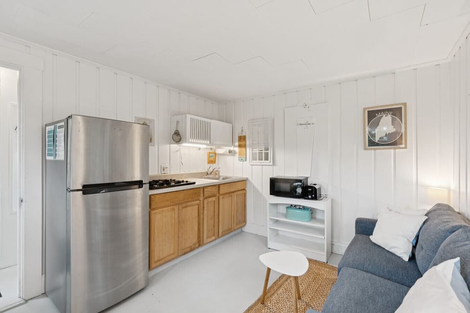 Kitchen & Living Area