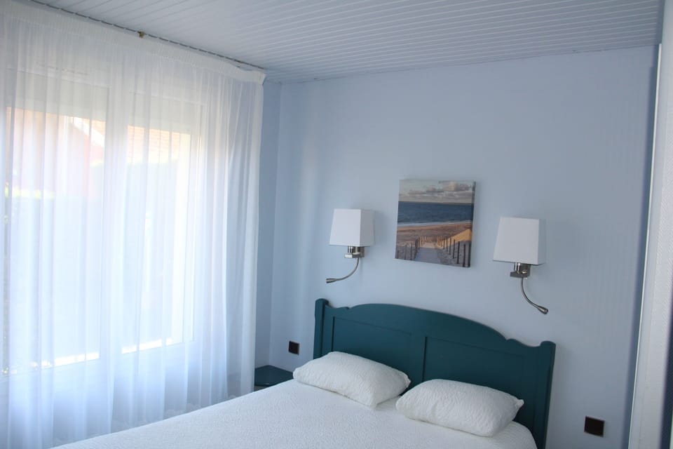 Standard Double Room | Desk, free WiFi, bed sheets
