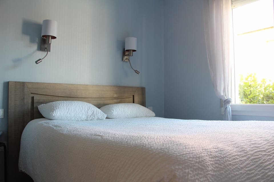 Standard Double Room | Desk, free WiFi, bed sheets