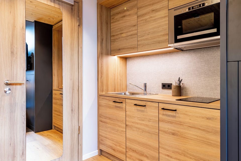 Deluxe Studio Suite, Pets Not Allowed | Individually decorated, blackout drapes, soundproofing, free WiFi