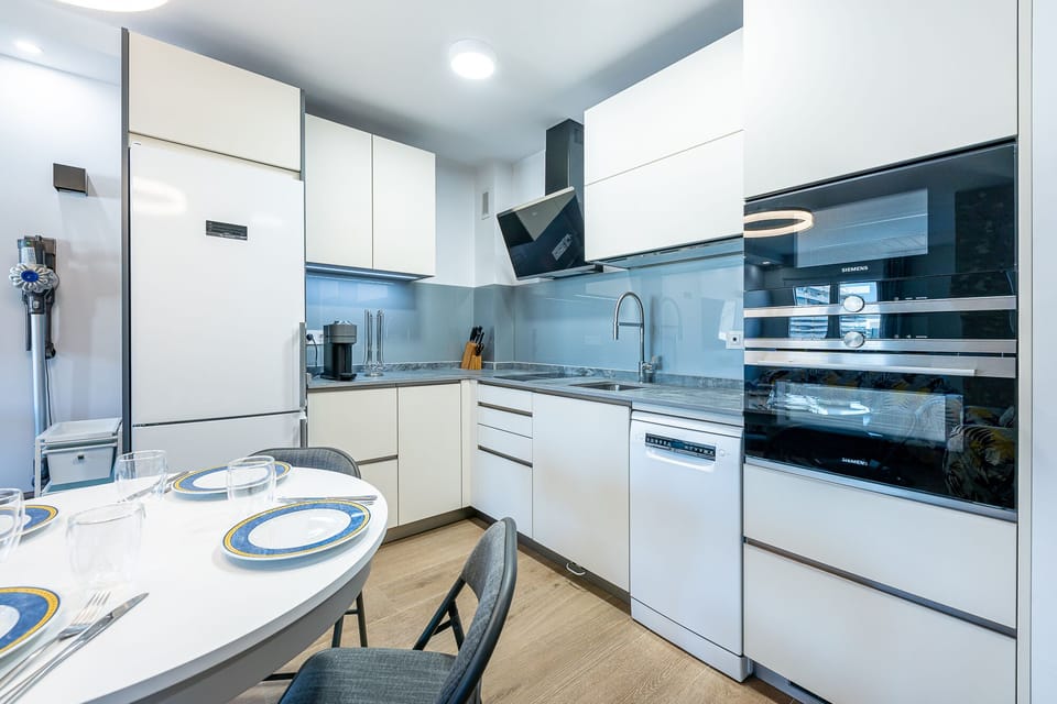 kitchen - Lovely 1 bed condo by the beach in Puerto Banus