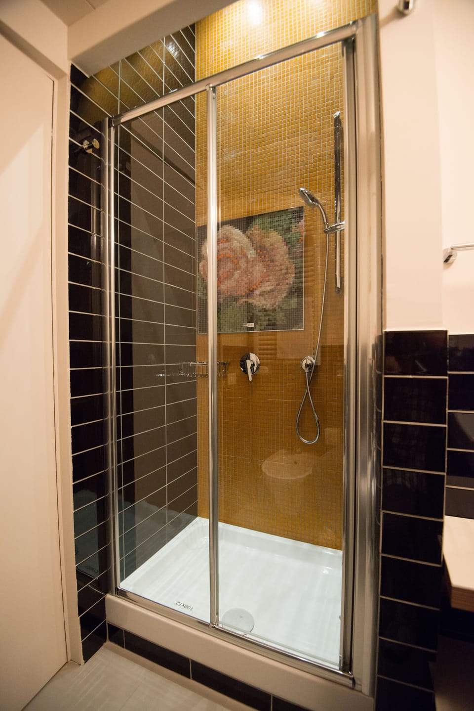 Triple Room | Bathroom shower