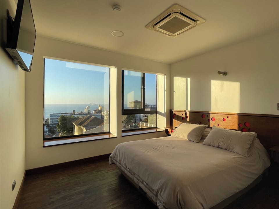 Double Room, 1 Double Bed, Ocean View | In-room safe, WiFi, bed sheets