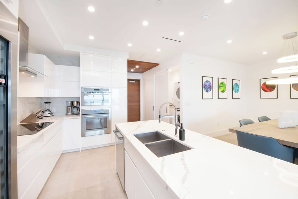 Modern Kitchen.