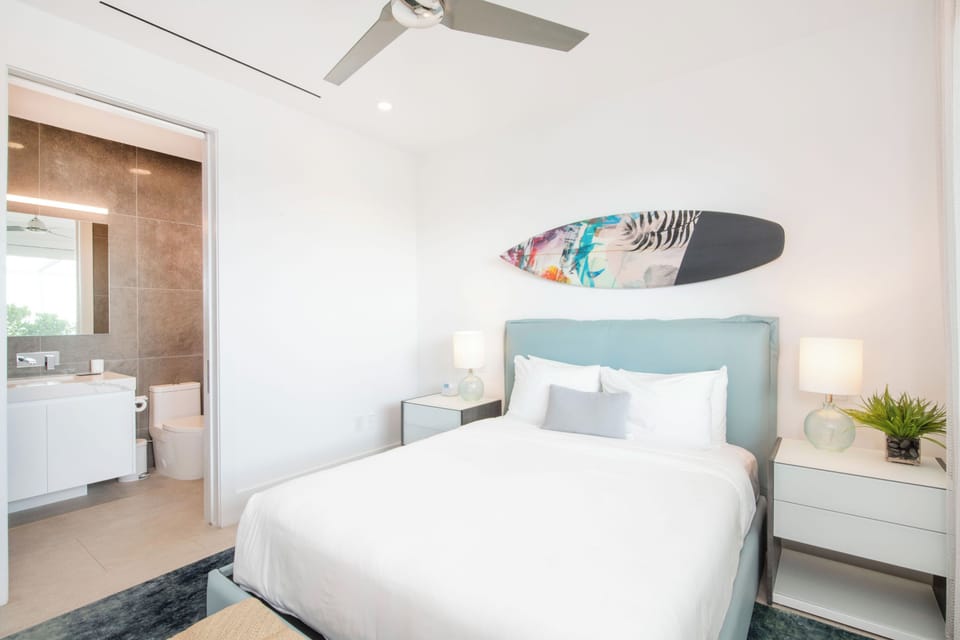 Guest Suite 2 with SmartTV.
