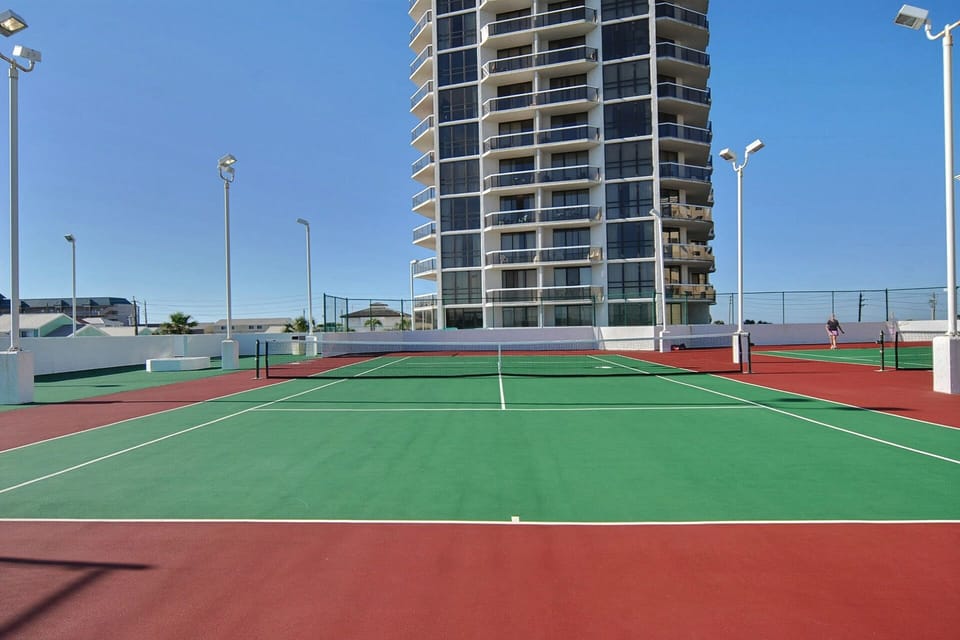 Surfside-Tennis
