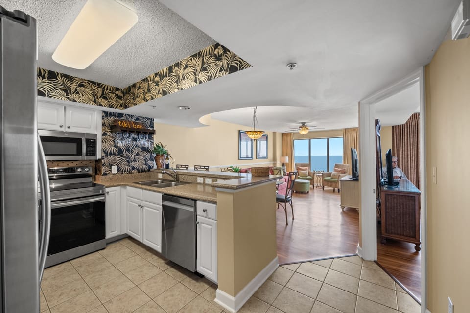 Enjoy the incredible ocean view even while cooking dinner.