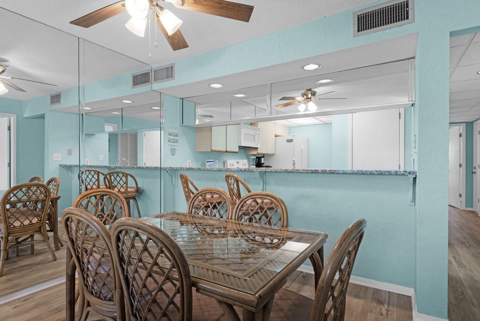 Dining table seating