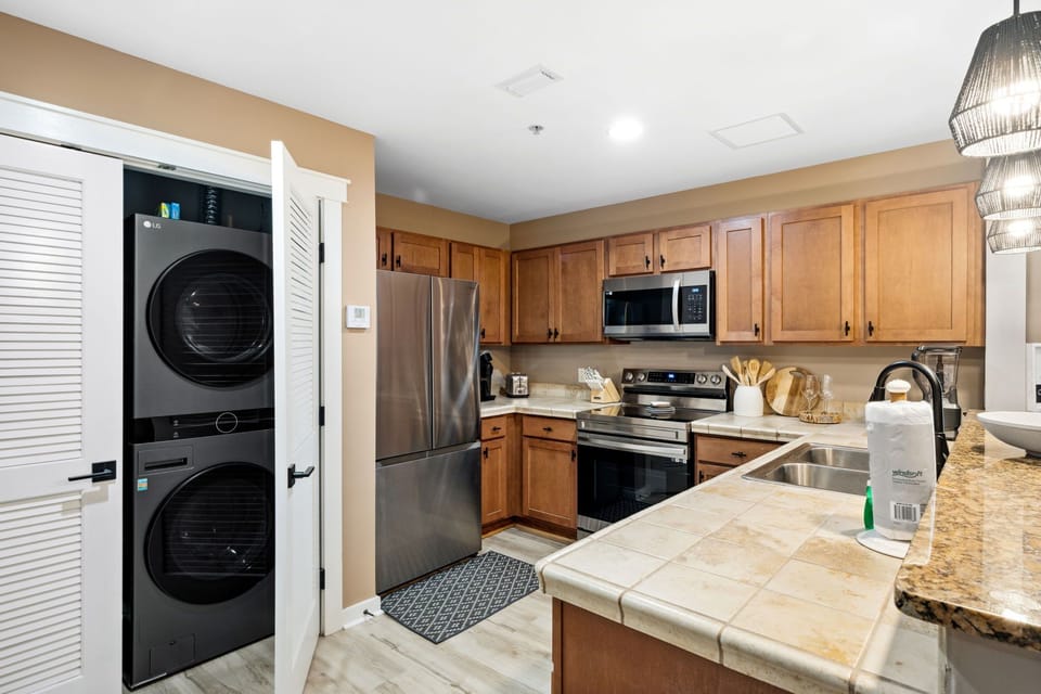 6-web-or-mls-15100-front-beach-rd-808