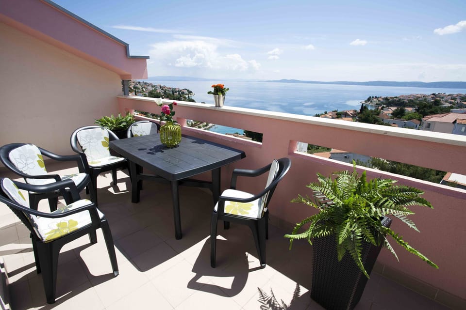 Large balcony overlooking the beautiful Adriatic sea. Main bedroom has same view