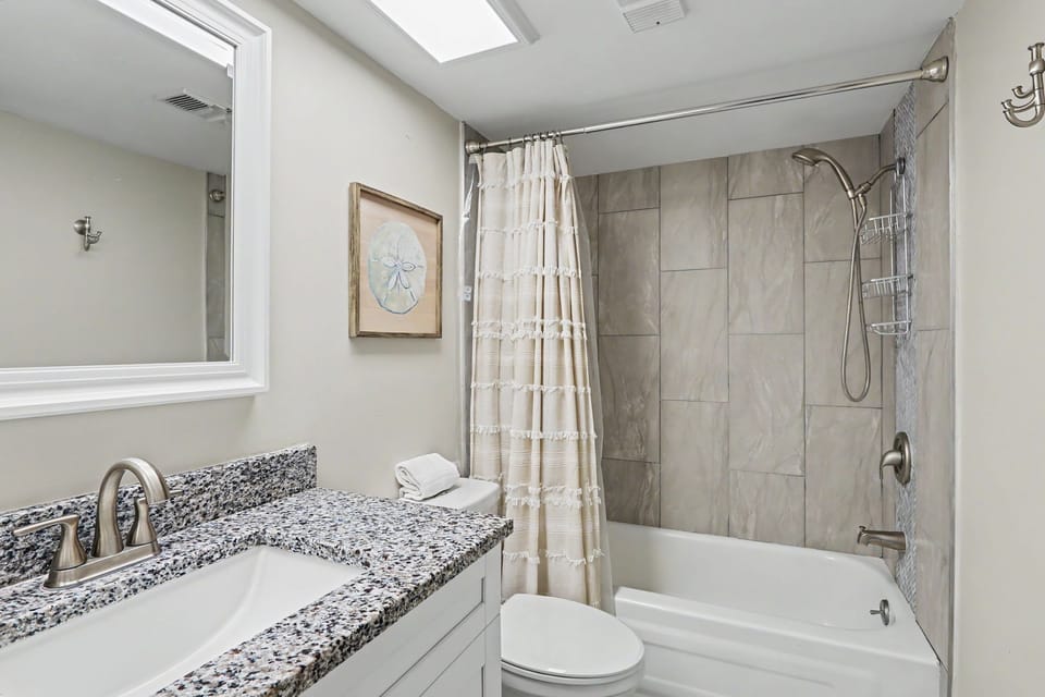 Master Bathroom with Tub/Shower