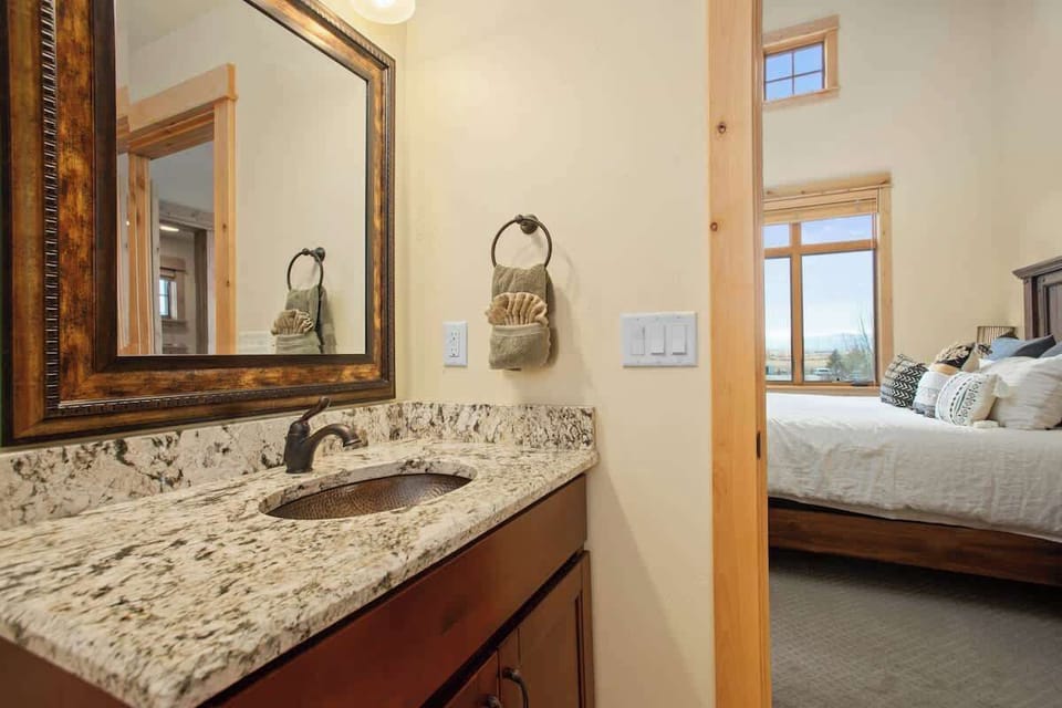2nd Primary Bathroom