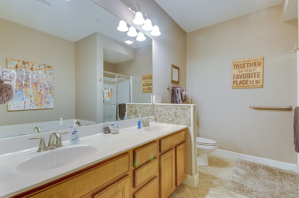 En-Suite Bathroom | Towels Provided | Complimentary Toiletries