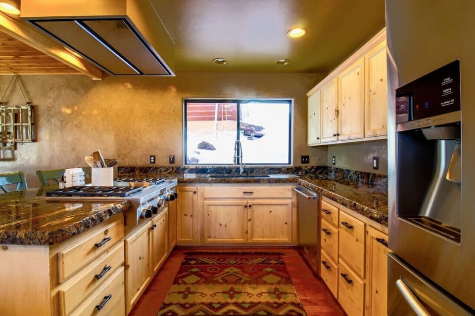 Experience the convenience of our fully equipped kitchen, designed to meet all your culinary needs.