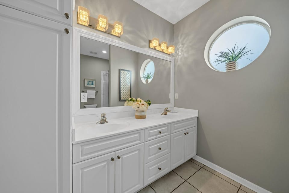 3rd Floor Primary Bathroom