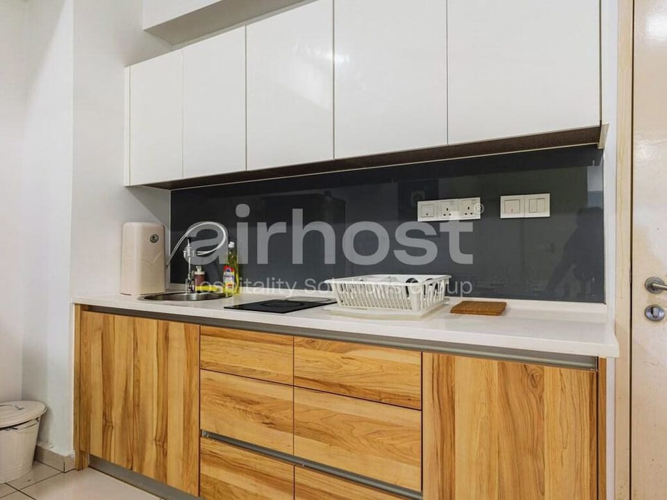 Comfort Studio, 1 Bedroom, Non Smoking, City View | Private kitchen | Fridge, microwave, cookware/dishes/utensils, cleaning supplies