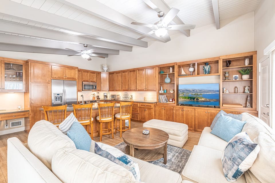 Our two-level condo is homey, beachy, and perfect for exploring Newport Beach on foot or on bike!
                