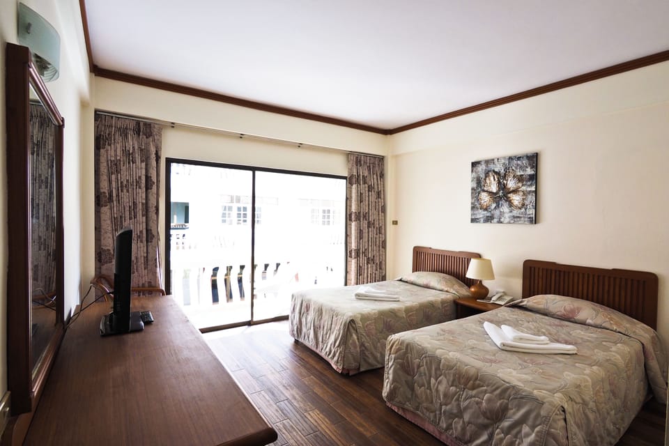 Superior Room | In-room safe, desk, free WiFi