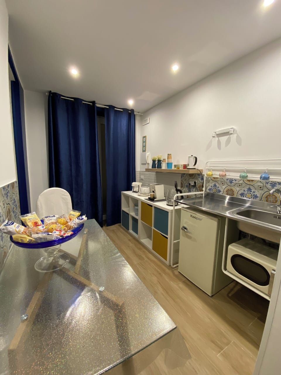 Family Double or Twin Room (Scirocco) | Private kitchen | Full-size fridge, microwave, coffee/tea maker, electric kettle