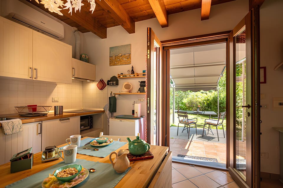 Standard Studio | Private kitchen | Fridge, stovetop, dishwasher, espresso maker