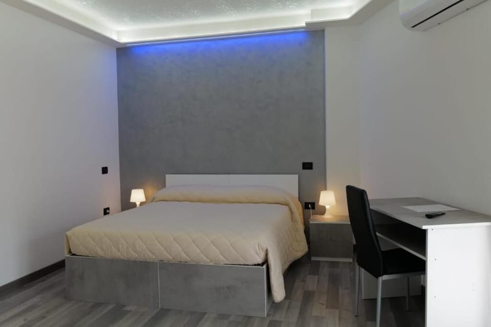 In-room safe, iron/ironing board, free WiFi