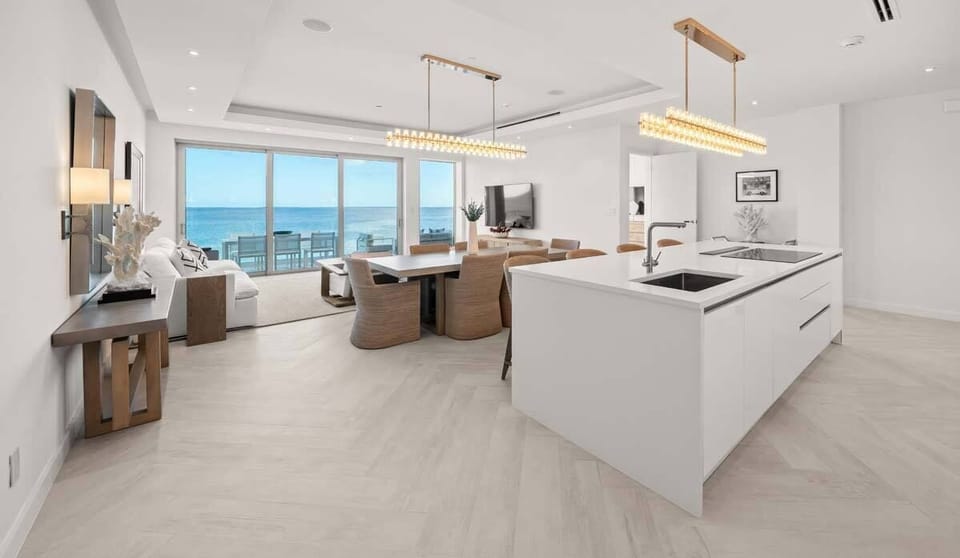 Luxury Condo | In-room dining