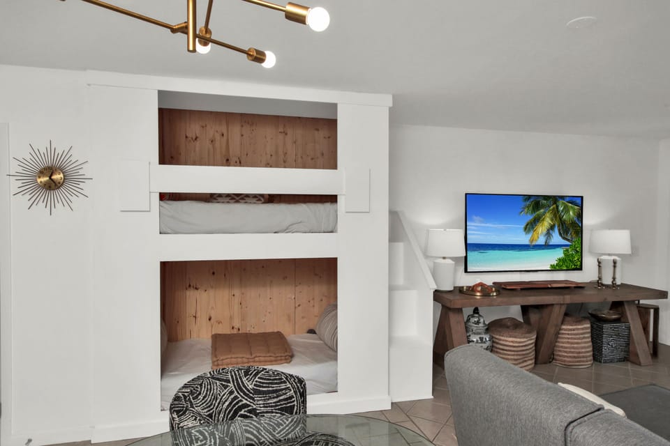 Built-in California Twin Bunk Bed
