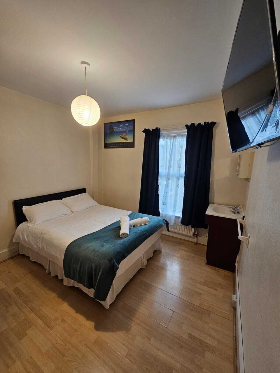 Double Room | Desk, laptop workspace, iron/ironing board, free WiFi