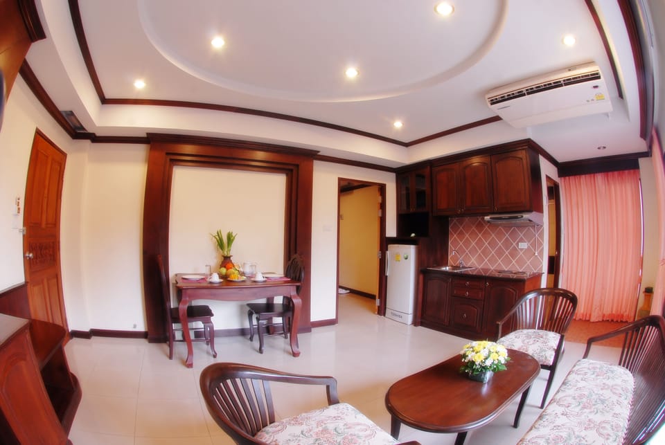 Suite | Living room | TV