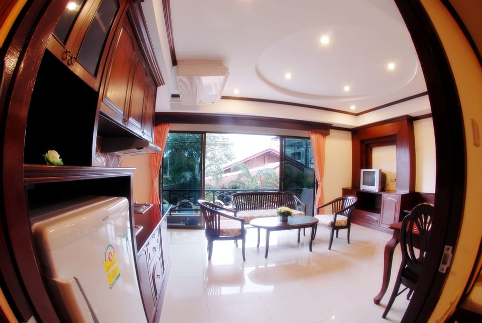 Suite | Living room | TV